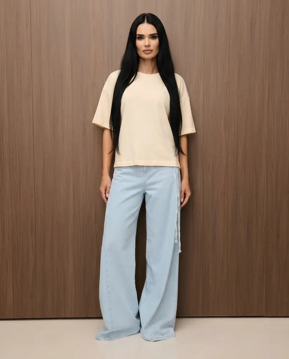 Waniliowy t-shirt damski Liora Oversize z miękkiej bawełny i subtelnym haftem