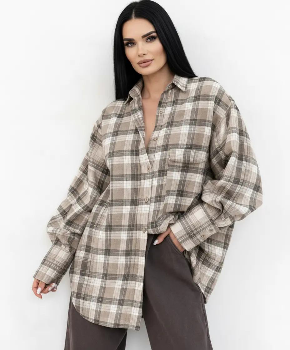 Koszula damska RIVA w kratę w kolorze fango o luźnym kroju oversize.