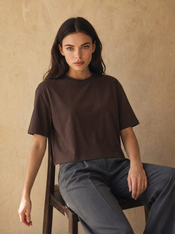 T-shirt Damski Arvia Cropped Czekoladowy