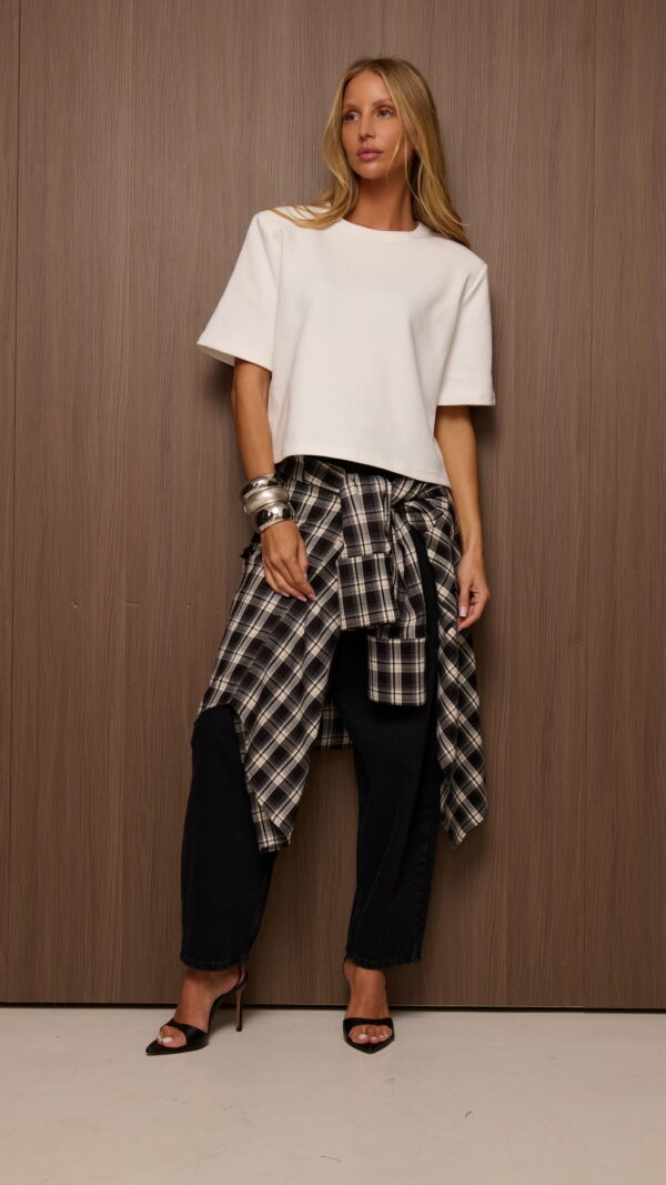 T-shirt damski z poduszkami w ramionach VENA off white
